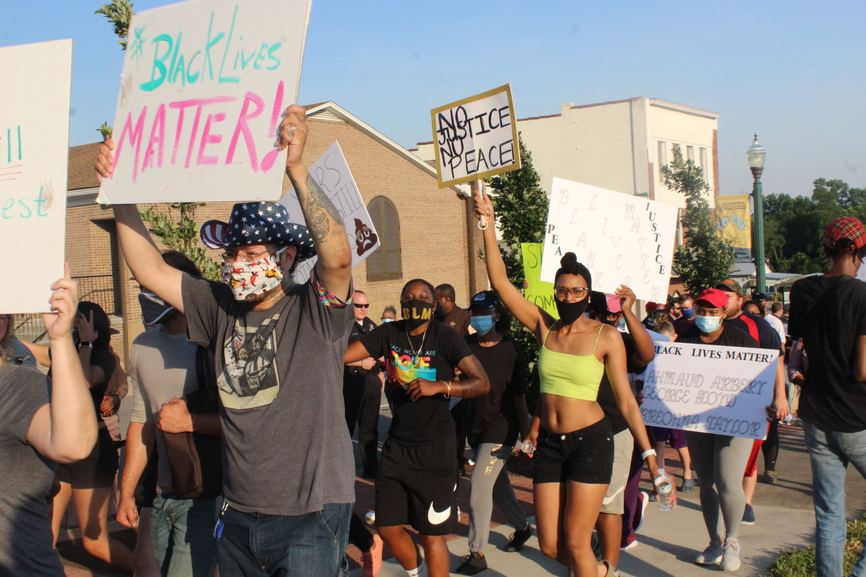 Crowd 2.JPG